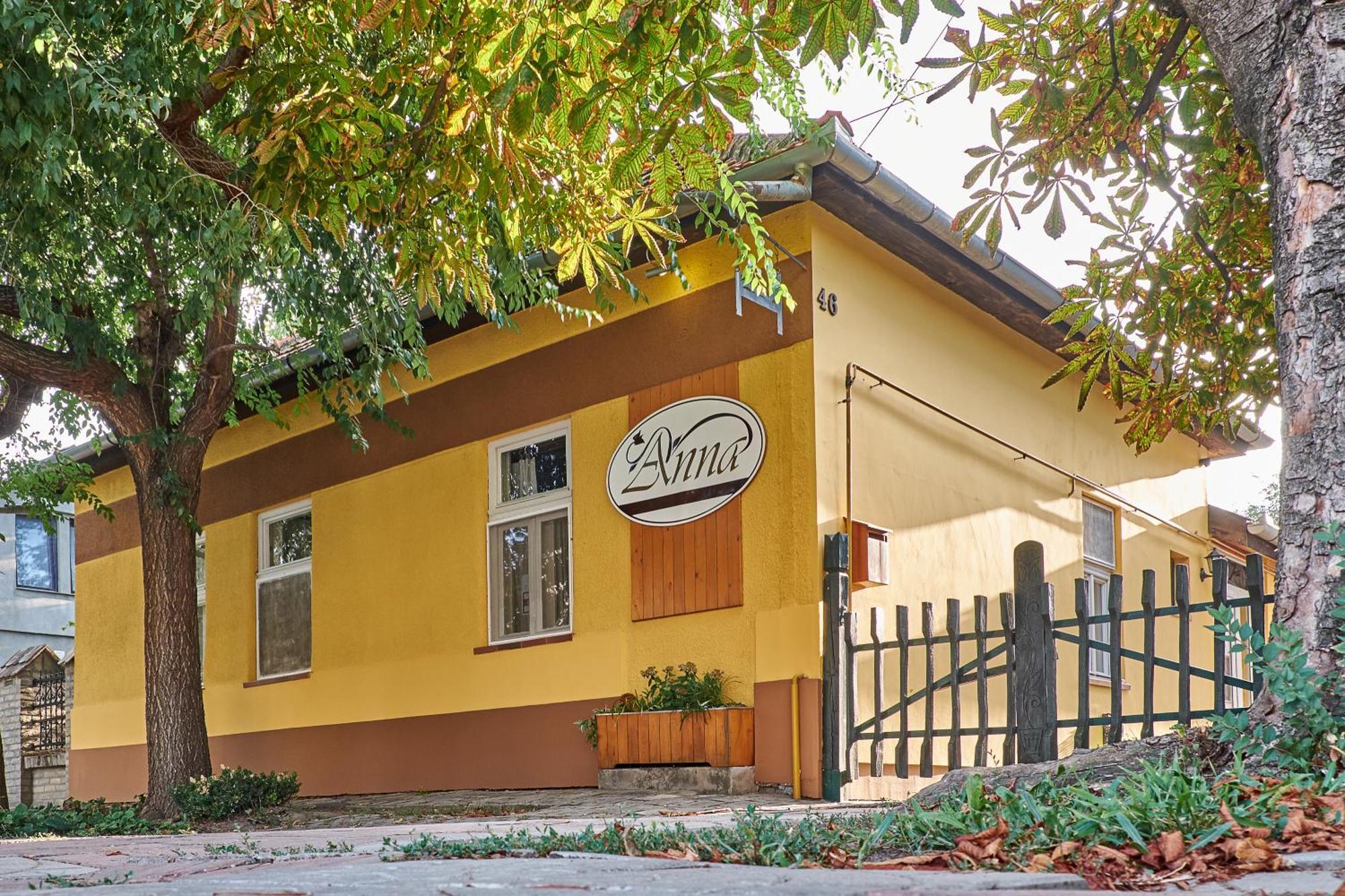 Ana Guesthouse Senta 外观 照片