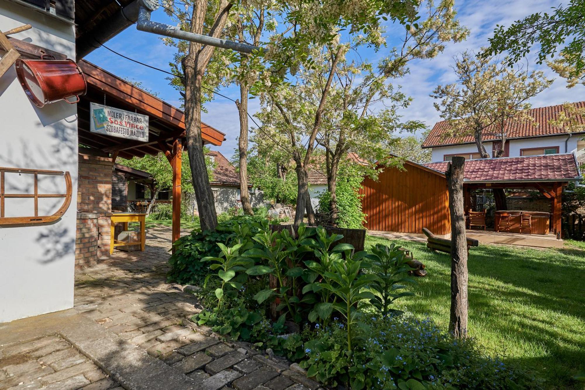 Ana Guesthouse Senta 外观 照片