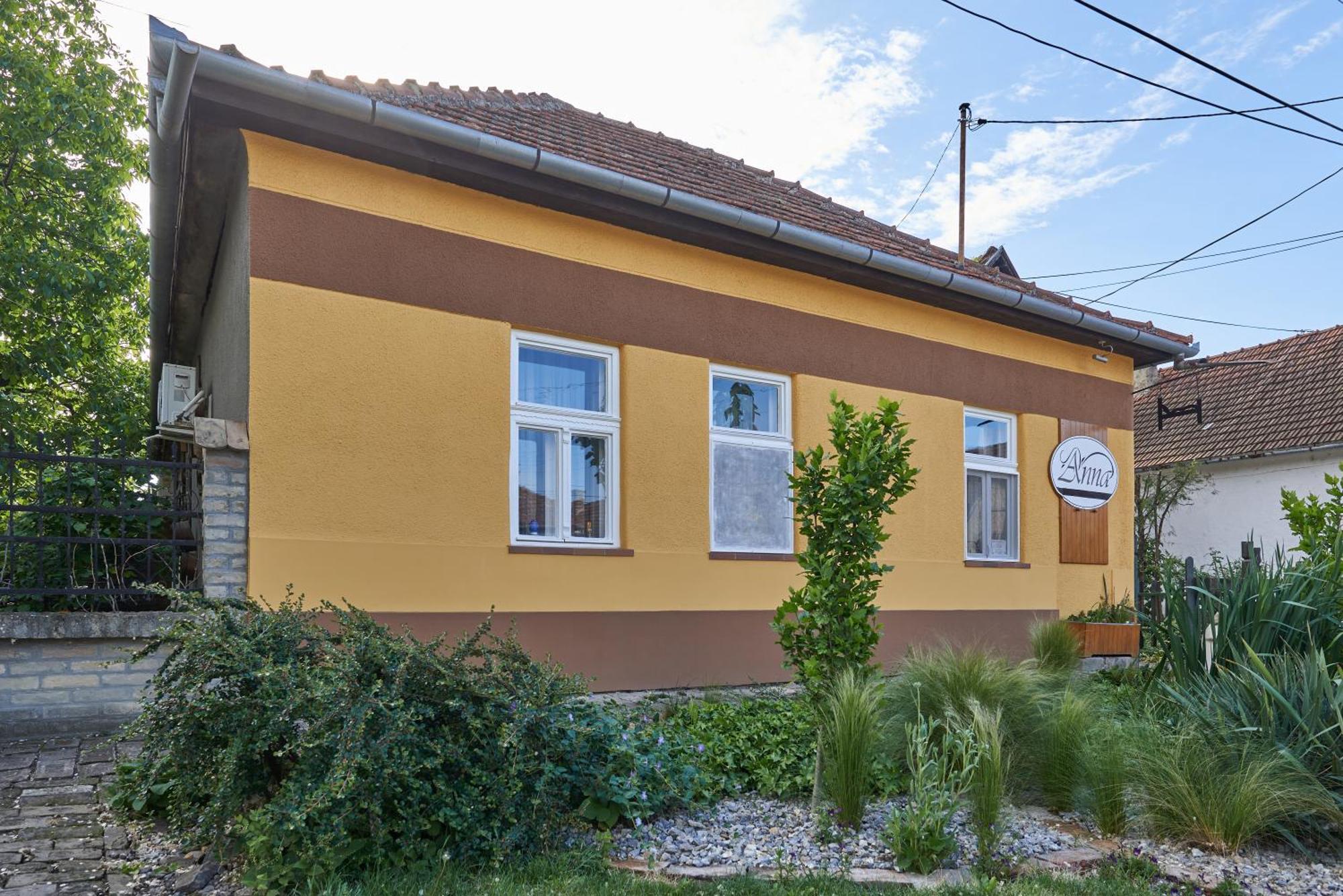 Ana Guesthouse Senta 外观 照片